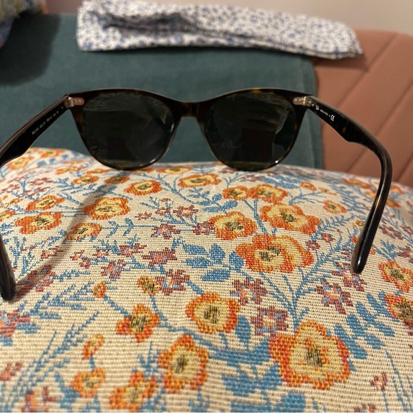 Ray-Ban WAYFARER II FLECK tortuous rims and gradient lenses with off brand pouch - Picture 6 of 10